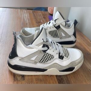 Jordan 4s